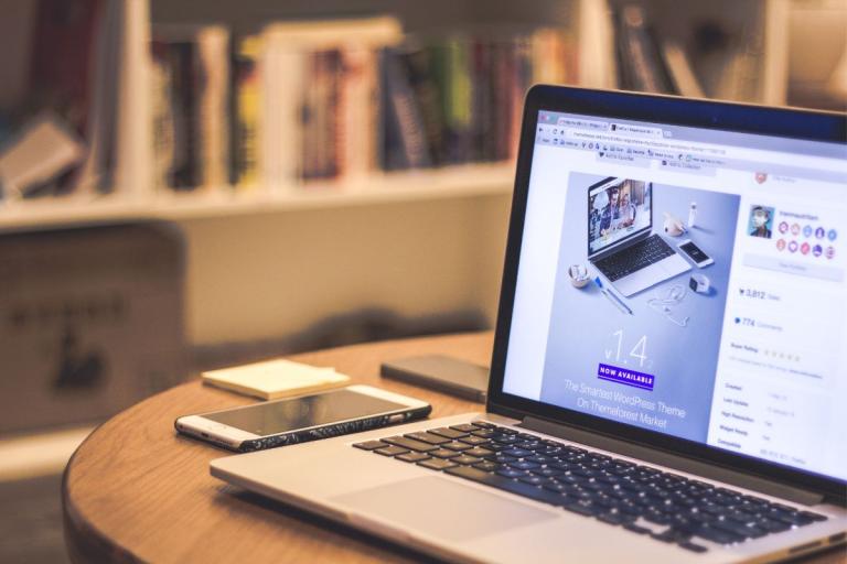How to Structure Content for AI Overviews (SGE) and Answer Engines
